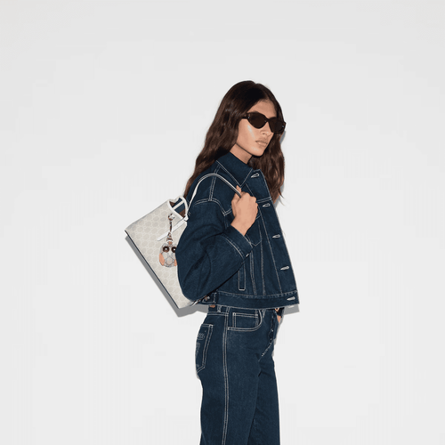 GUCCI EMBLEM MEDIUM TOTE BAG