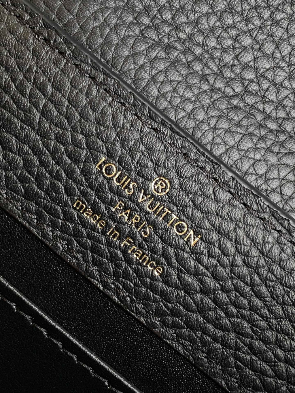 Louis Vuitton M23943 Capucines Mini