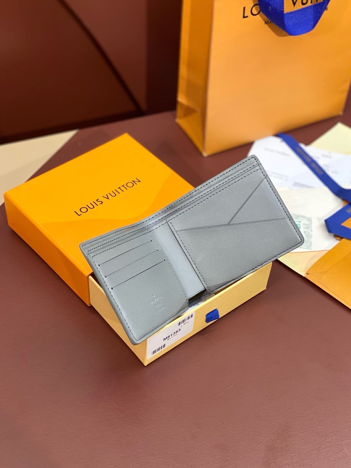 Louis Vuitton M81383 Multiple Wallet
