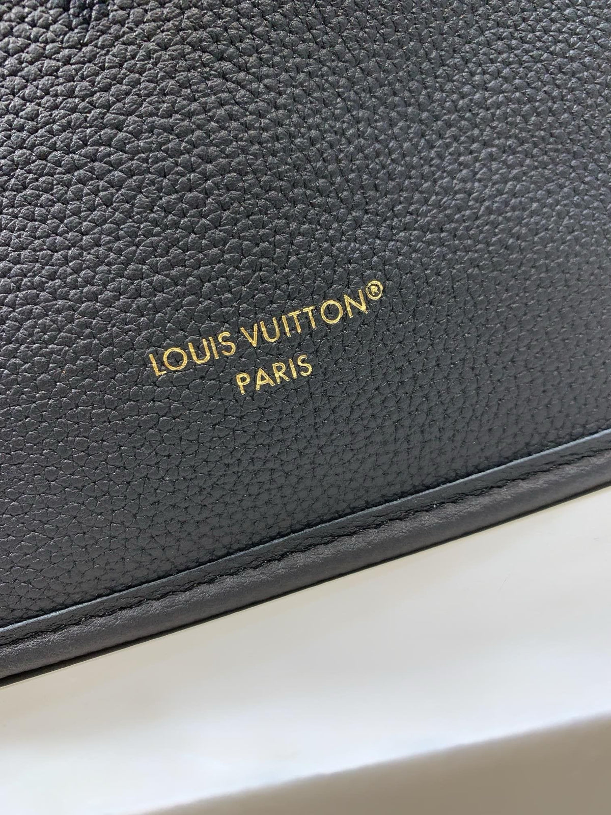 Louis Vuitton M12099 Neverfull Bandoulière Inside Out BB